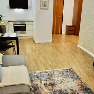 https://sunny-apartment-in-wilanw-close-town-hall-palace.warsawhotelspoland.com